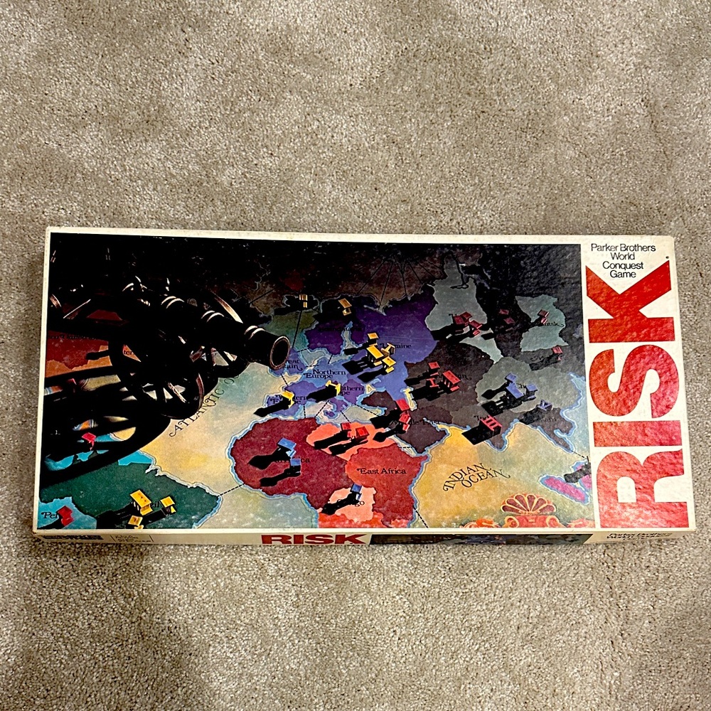 Vintage Risk Board Game 1980. Complete. All pieces included. Great condition!